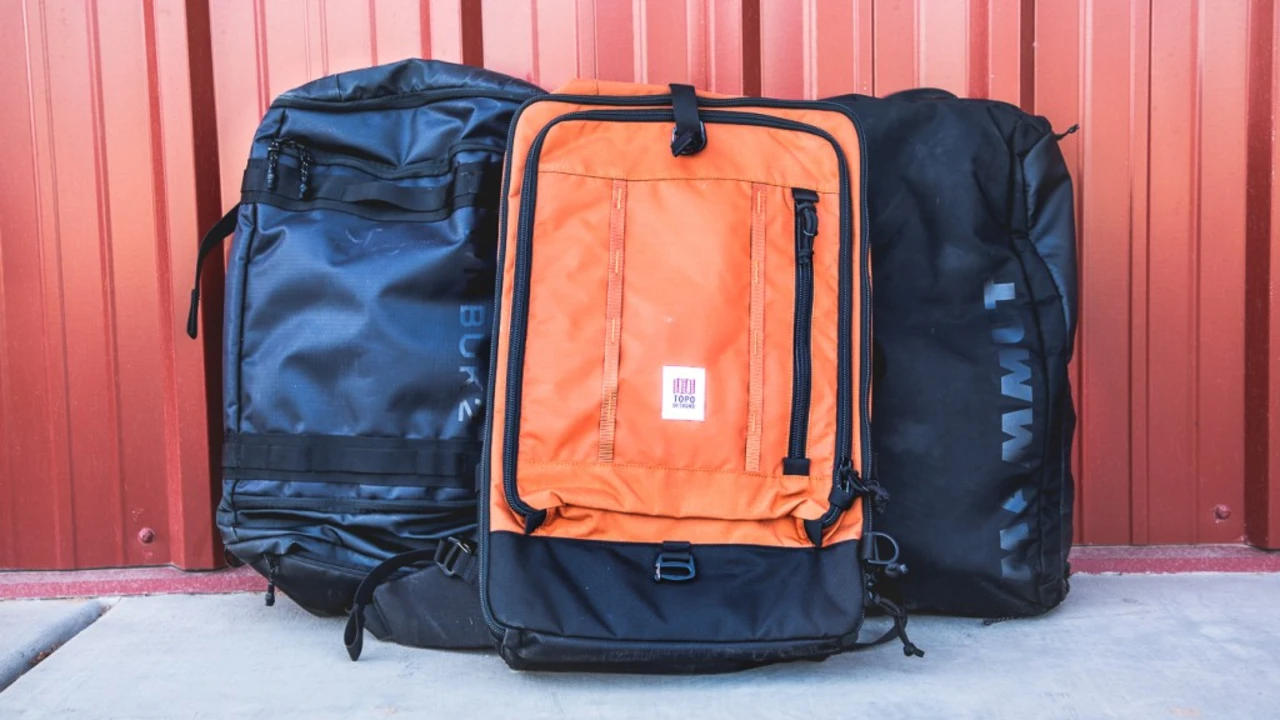 What is the best laptop clamshell backpack for short travel?